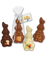 Schokofigur mit Besonderheit: Wunschzutat als Einstreuung für Ihre persönliche Werbung zu Ostern.